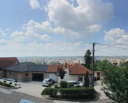 아파트 Keresztapa Vendeghaz *